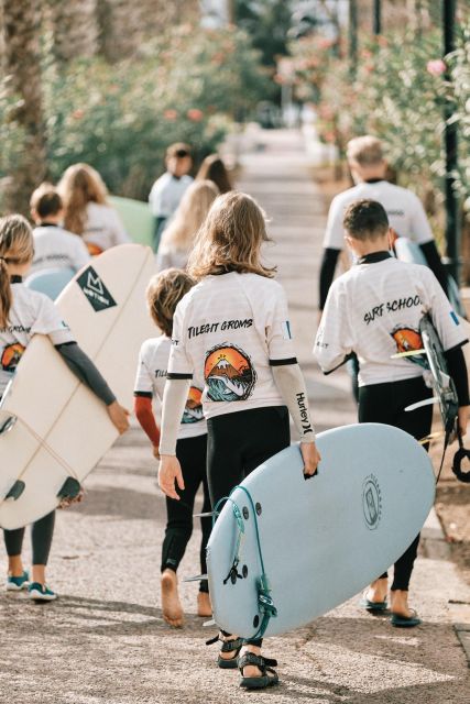 Tenerife: Surfboard and Surf equipment Rental - Picking up your board in Las Americas