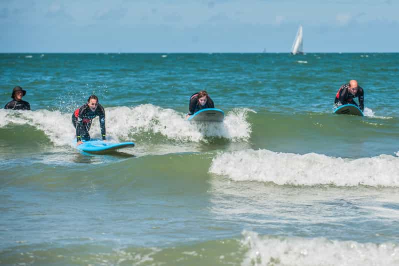 The Hague: Beginner's Surf Lesson Adults - Starting at Strandweg 3 in Scheveningen