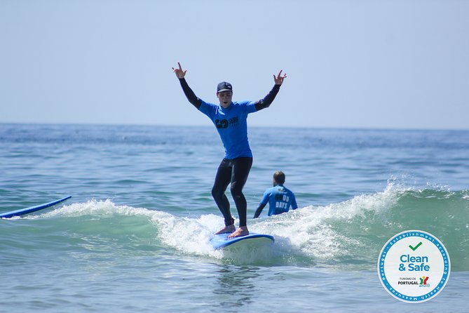 The Surf Instructor in Costa da Caparica - Praia do Castelo gives the lesson room to work