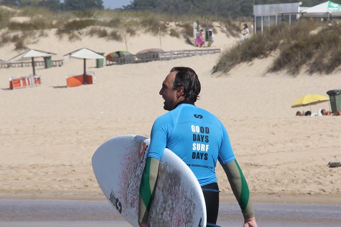 The Surf Instructor in Costa da Caparica - Timing, comfort, and the few rough edges