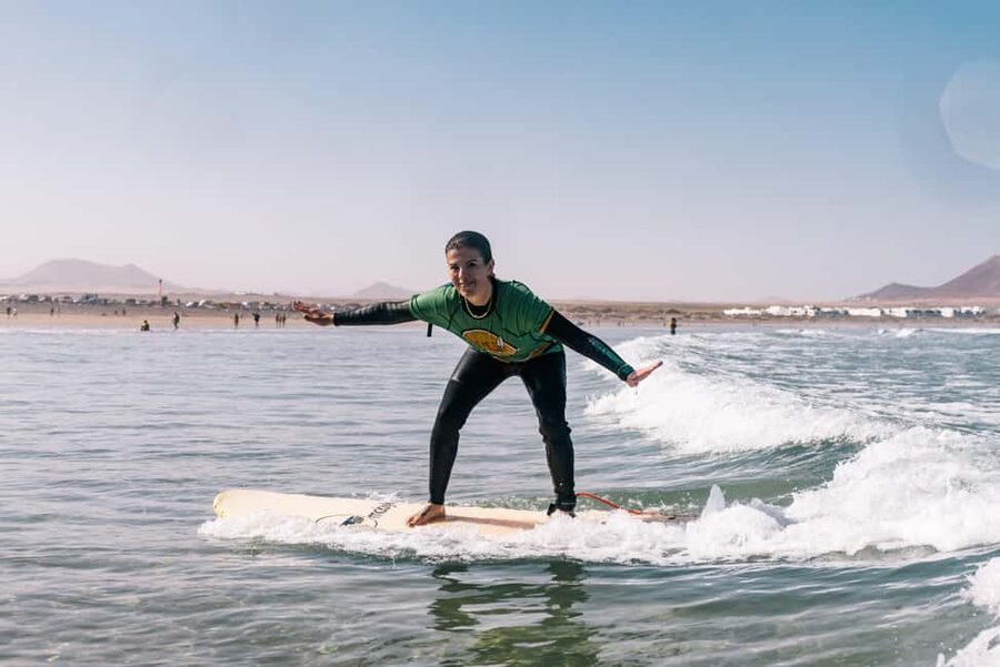 The Surftrip: A 2.5-hour morning surf session for beginners, intermediate surfers, and families. - Key points for your morning in the water