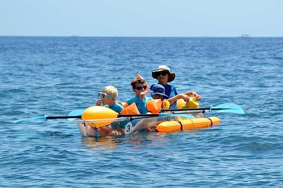 Transparent kayak and stand up paddle rental - Key points to know before you book