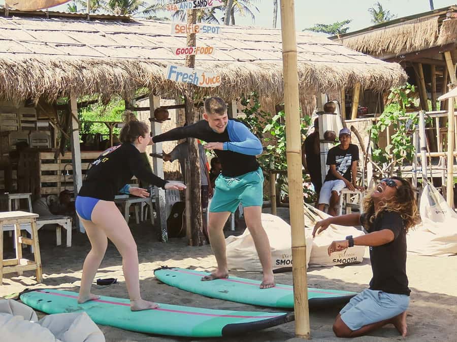 ULUWATU SURFING LESSON FOR ALL LEVELS - A practical first taste of Bali surfing