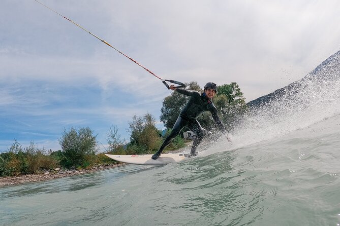 UP STREAM SURFING - The new way of surfing a river - How the scenery changes the experience