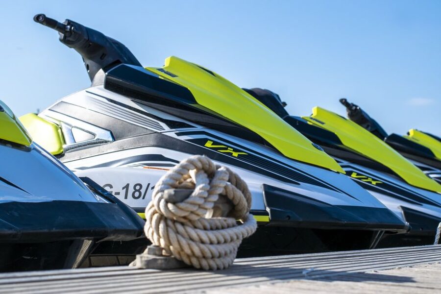 Valencia: Jet Ski Tour + Paddle Surf + Photos + Free drink - Meeting the instructor at Valencia’s harbor