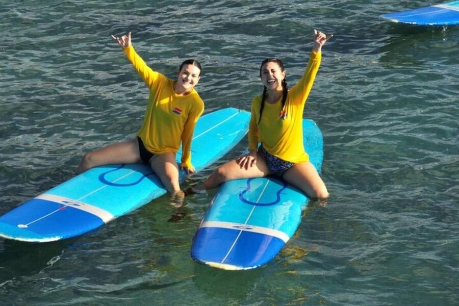 Waikiki Beach: Surf Lessons - The first Waikiki lesson: safety before surfing