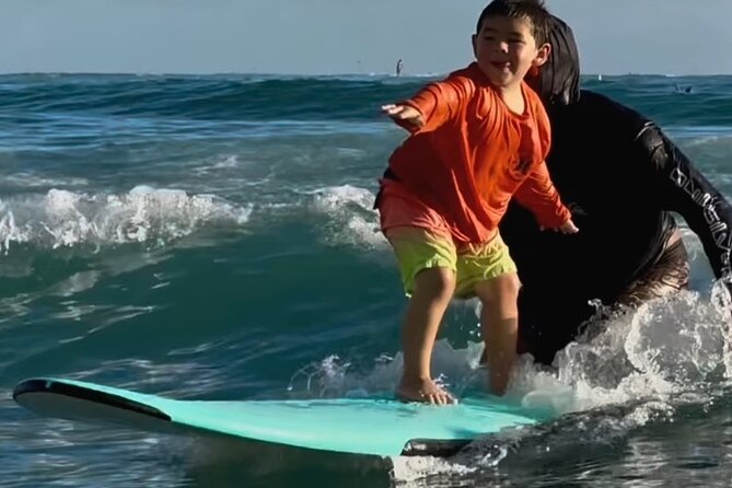 Waikiki Surf Lesson (Hawaiian Boy Surf School) - Meeting at Kuhio Beach by the Duke statue