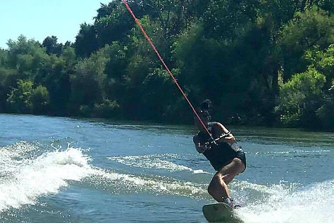 Wakeboard, Wakesurf or Kneeboard Full Day - Equipment included, with room for your own setup